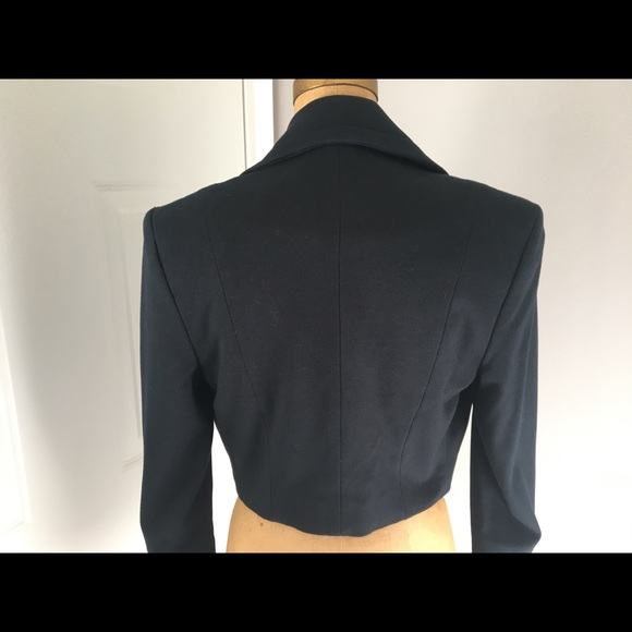 Cropped NADA Jacket - Picture 3 of 6